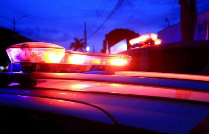 Polícia Militar prende homem que tentou matar os próprios filhos com golpes de faca - 